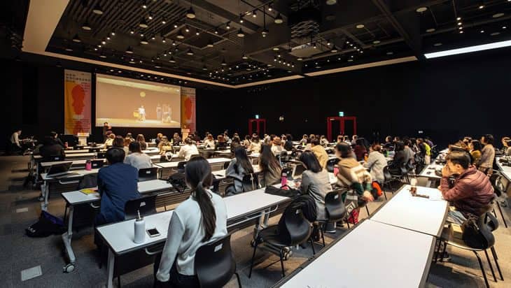 Simultaneous Interpreting